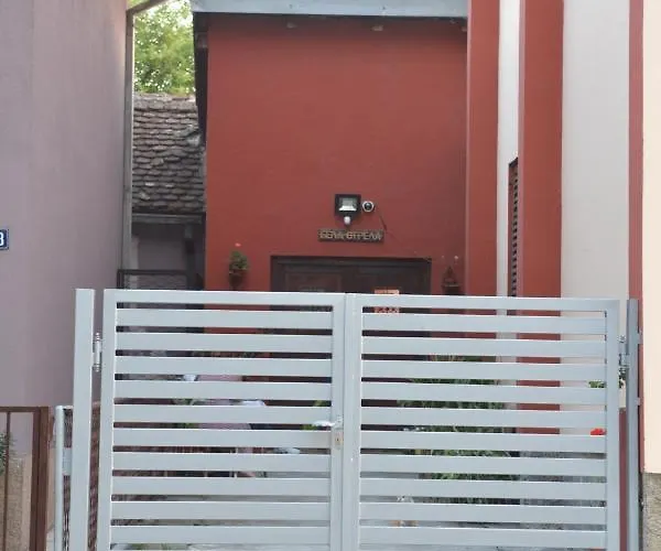 White Arrow 아파트 바이나 바슈타